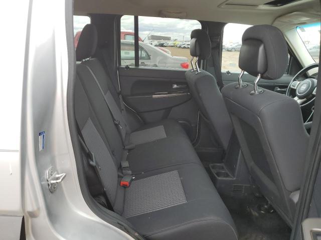 1J4PN3GK4BW581697 - 2011 JEEP LIBERTY RENEGADE SILVER photo 10