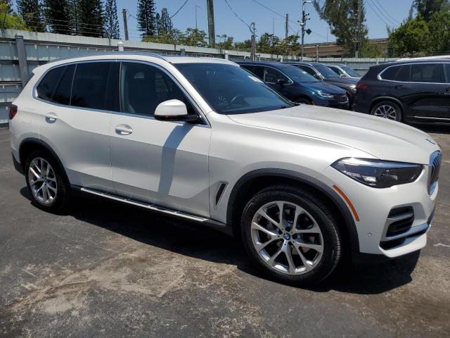 5UXCR6C01P9P82718 - 2023 BMW X5 XDRIVE40I WHITE photo 4