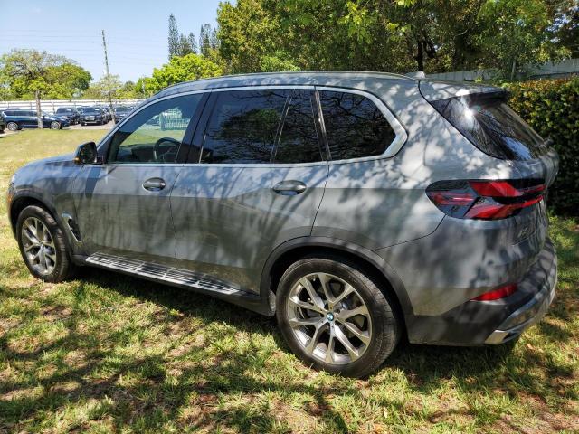 5UX13EU07R9V07424 - 2024 BMW X5 SDRIVE 40I GRAY photo 2