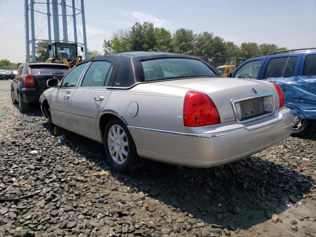 2LNHM82W08X657722 - 2008 LINCOLN TOWN CAR SIGNATURE LIMITED SILVER photo 2