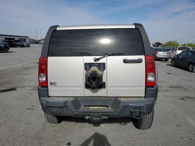 5GTDN136X68146143 - 2006 HUMMER H3 GRAY photo 6