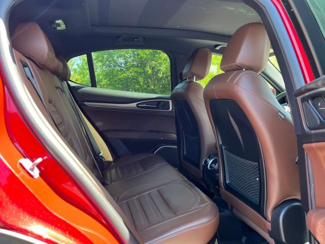 ZASFAKNN7J7C02020 - 2018 ALFA ROMEO STELVIO TI SPORT RED photo 6