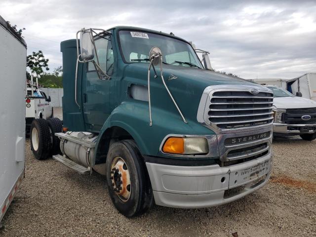 2FWBA2DV3AAAP9115 - 2010 STERLING TRUCK A 9500 GREEN photo 1