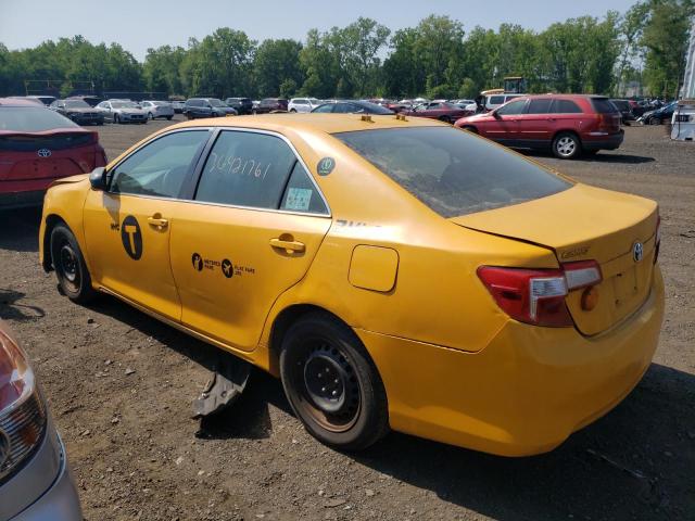 4T1BD1FK3DU065222 - 2013 TOYOTA CAMRY HYBRID YELLOW photo 2