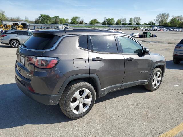 3C4NJDBB2JT178019 - 2018 JEEP COMPASS LATITUDE Մոխրագույն լուսանկար 3