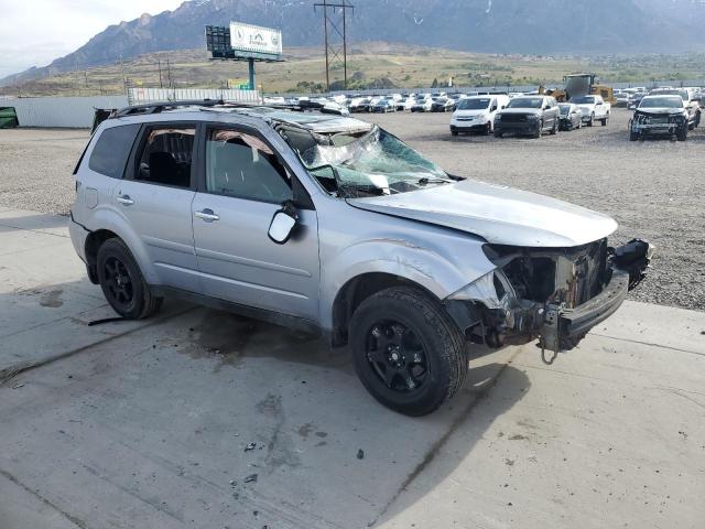 JF2SHADC3CH451085 - 2012 SUBARU FORESTER 2.5X PREMIUM SILVER photo 4