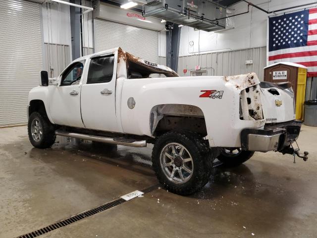 1GCHK23638F160701 - 2008 CHEVROLET SILVERADO K2500 HEAVY DUTY WHITE photo 2
