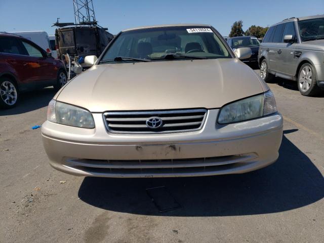 JT2BF22K810327662 - 2001 TOYOTA CAMRY CE TAN photo 5