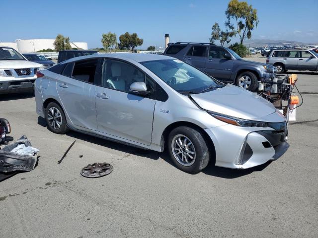 JTDKARFPXK3117889 - 2019 TOYOTA PRIUS PRIM 银色 照片 4