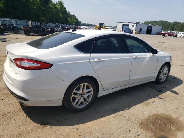 3FA6P0H74GR251062 - 2016 FORD FUSION SE WHITE photo 3