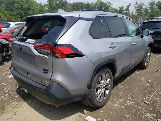 2T3A1RFV4KC036766 - 2019 TOYOTA RAV4 XLE PREMIUM SILVER photo 3