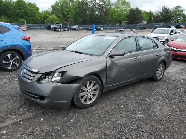 2005 TOYOTA AVALON XL, 