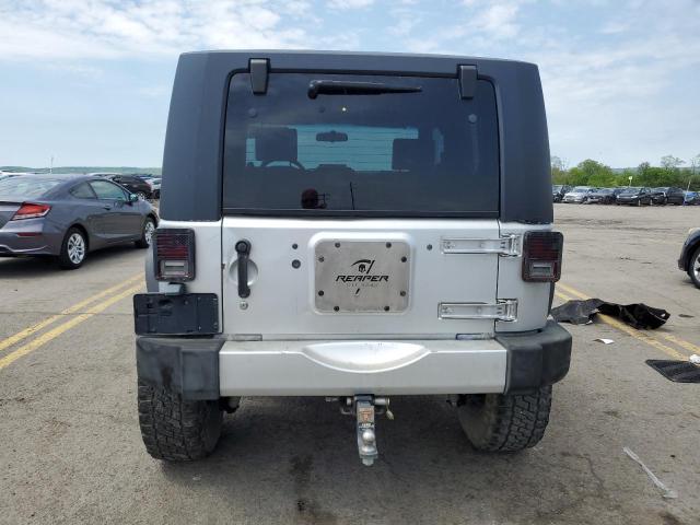 1J4FA54148L517202 - 2008 JEEP WRANGLER SAHARA SILVER photo 6