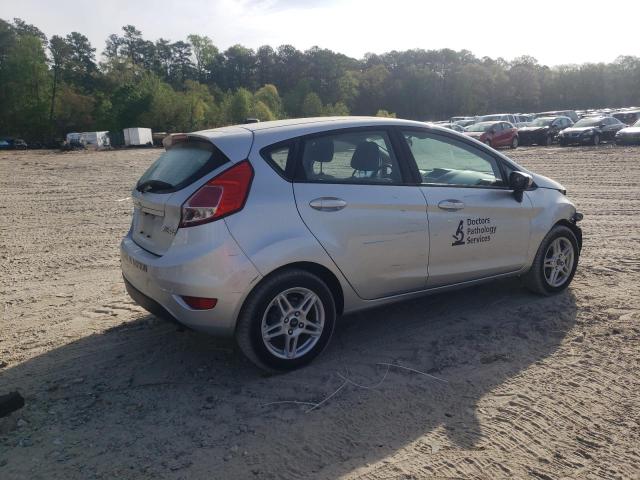3FADP4EJ0KM116570 - 2019 FORD FIESTA SE Argent photo 3