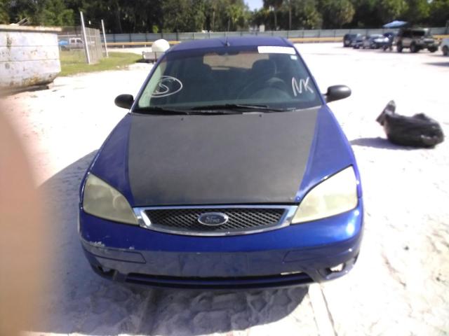 3FAFP37N15R143531 - 2005 FORD FOCUS ZX5 BLUE photo 5