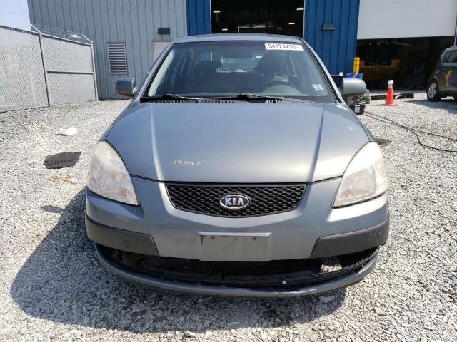 KNADE163266167134 - 2006 KIA RIO 5 GRAY photo 5