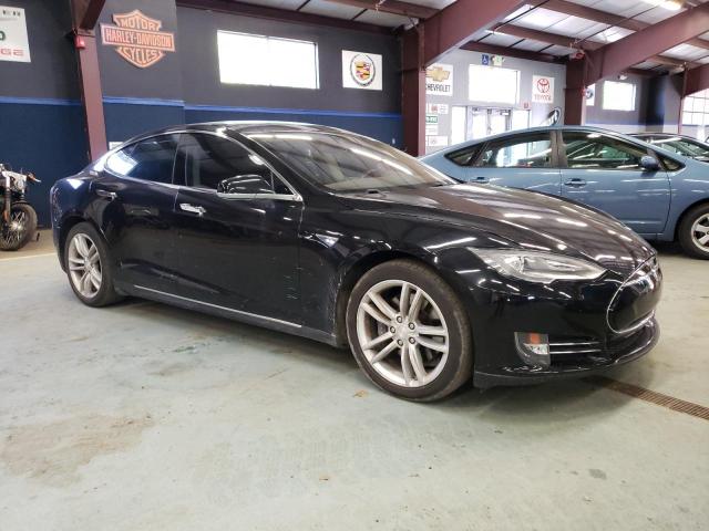 5YJSA1H11EFP44983 - 2014 TESLA MODEL S Սև լուսանկար 4