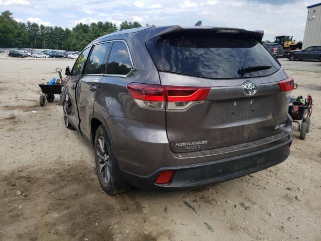 5TDJZRFH2KS584655 - 2019 TOYOTA HIGHLANDER SE GRAY photo 3