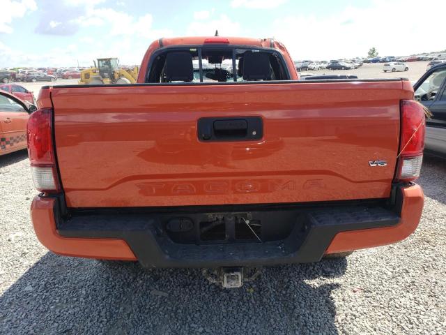 5TFSZ5AN9JX147626 - 2018 TOYOTA TACOMA ACCESS CAB ნარინჯისფერი ფოტო 6
