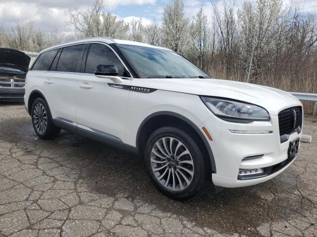 5LM5J7XC9LGL04234 - 2020 LINCOLN AVIATOR RESERVE Beyaz fotoğraf 4