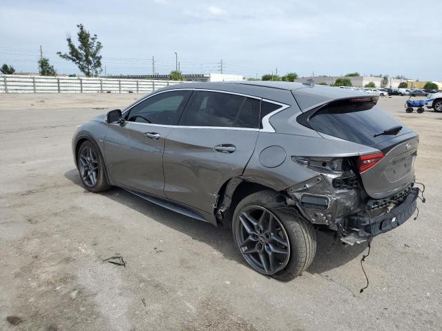 SJKCH5CP7JA041021 - 2018 INFINITI QX30 BASE GRAY photo 2