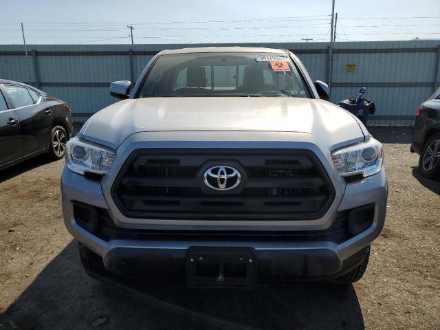5TFSX5EN0HX054701 - 2017 TOYOTA TACOMA ACCESS CAB ვერცხლისფერი ფოტო 5