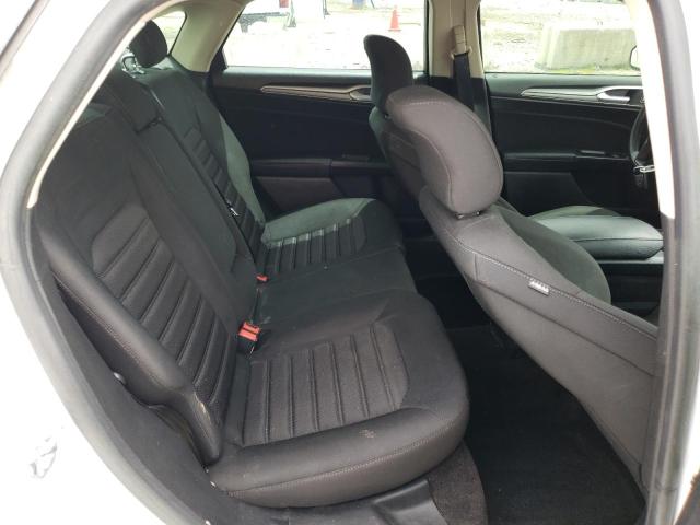 3FA6P0HD1KR215067 - 2019 FORD FUSION SE Білий фото 10