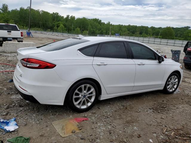 3FA6P0HD1KR215067 - 2019 FORD FUSION SE Білий фото 3