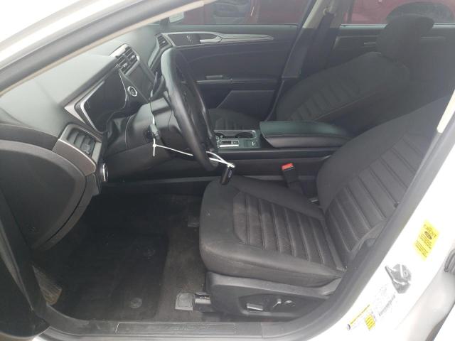 3FA6P0HD1KR215067 - 2019 FORD FUSION SE Білий фото 7