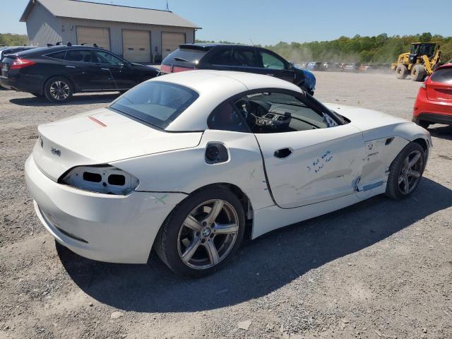WBALM5C59BE378262 - 2011 BMW Z4 SDRIVE30I WHITE photo 3