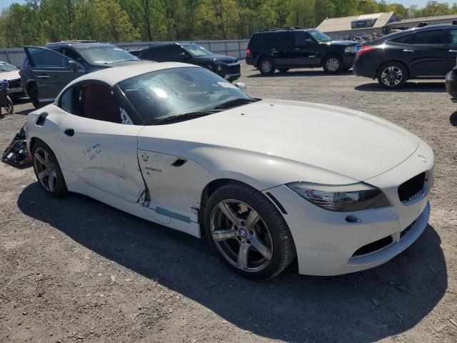 WBALM5C59BE378262 - 2011 BMW Z4 SDRIVE30I WHITE photo 4