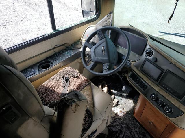 4UZACGFC3LCLZ4372 - 2020 FREIGHTLINER CHASSIS XC შავი ფოტო 5