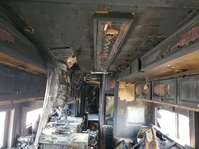 4UZACGFC3LCLZ4372 - 2020 FREIGHTLINER CHASSIS XC შავი ფოტო 9