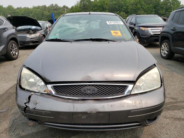 1FAFP37N66W156872 - 2006 FORD FOCUS ZX5 GRAY photo 5
