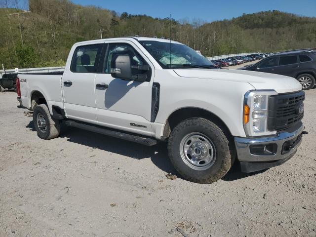 1FT8W2BT7PED66555 - 2023 FORD F250 SUPER DUTY WHITE photo 4