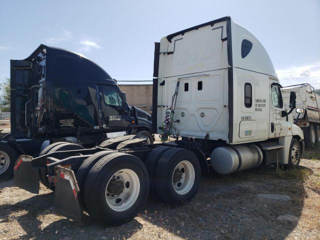 3AKJGLBG4GSHG3171 - 2016 FREIGHTLINER CASCADIA WHITE photo 4