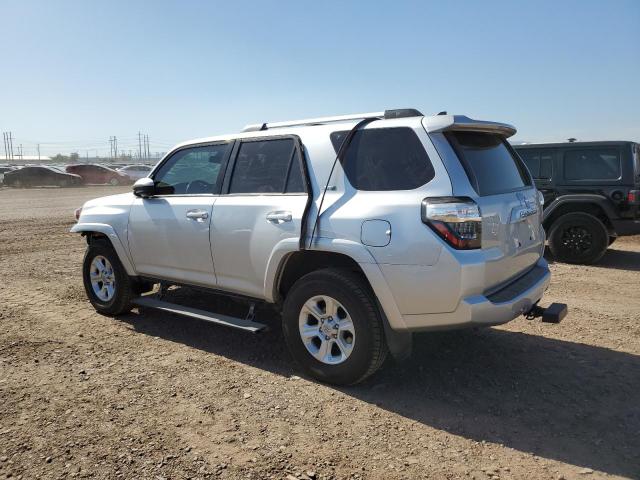 JTEBU5JR4L5789781 - 2020 TOYOTA 4RUNNER SR5/SR5 PREMIUM 银色 照片 2
