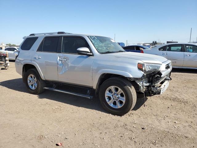 JTEBU5JR4L5789781 - 2020 TOYOTA 4RUNNER SR5/SR5 PREMIUM 银色 照片 4