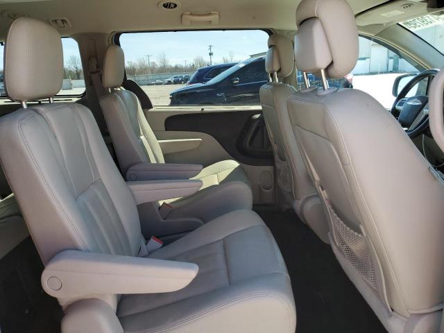 2C4RC1CG2FR731640 - 2015 CHRYSLER TOWN & COU TOURING L SILVER photo 11