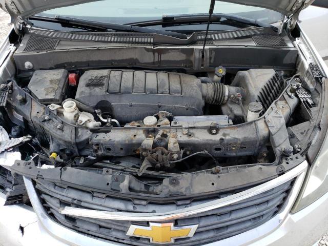 1GNKRFED6FJ232996 - 2015 CHEVROLET TRAVERSE LS SILVER photo 11