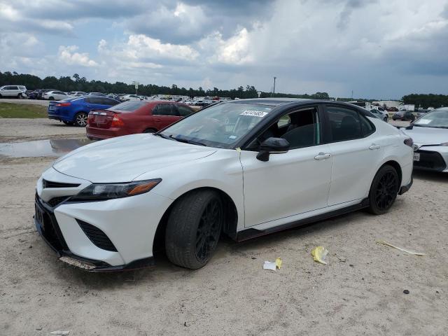 4T1KZ1AKXMU052461 - 2021 TOYOTA CAMRY TRD WHITE photo 1