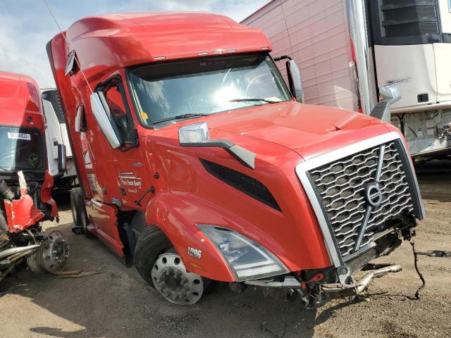 4V4NC9EH2LN233941 - 2020 VOLVO VN VNL RED photo 1