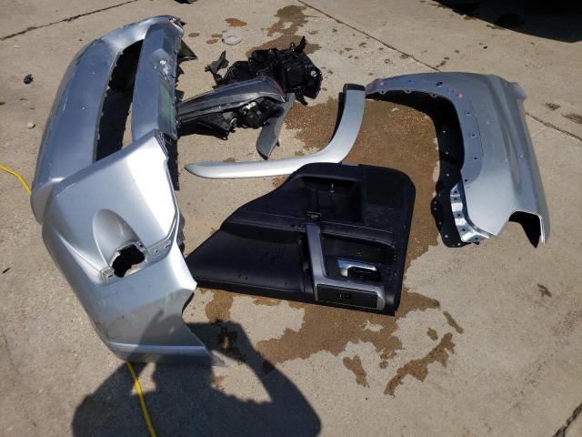 JTENU5JR1N6009228 - 2022 TOYOTA 4RUNNER SR5/SR5 PREMIUM 银色 照片 13