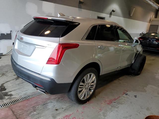 1GYKNFRSXKZ238545 - 2019 CADILLAC XT5 PREMIUM LUXURY SILVER photo 3