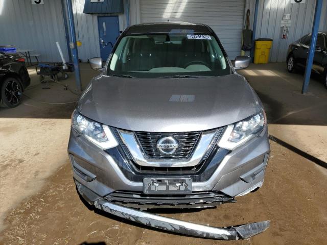 KNMAT2MV5JP588323 - 2018 NISSAN ROGUE S GRAY photo 5