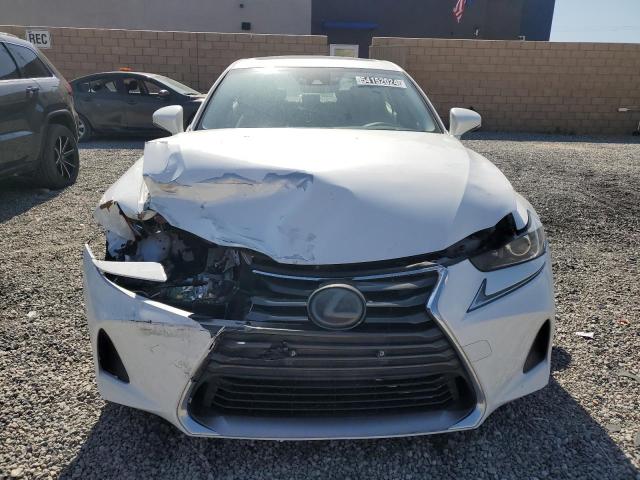 JTHBA1D2XJ5071944 - 2018 LEXUS IS 300 WHITE photo 5