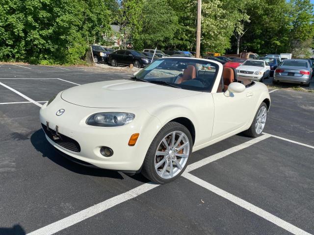 JM1NC25F860113578 - 2006 MAZDA MX-5 MIATA WHITE photo 2