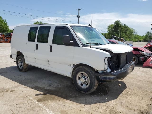 1GCWGAFP2L1206211 - 2020 CHEVROLET EXPRESS G2 WHITE photo 4