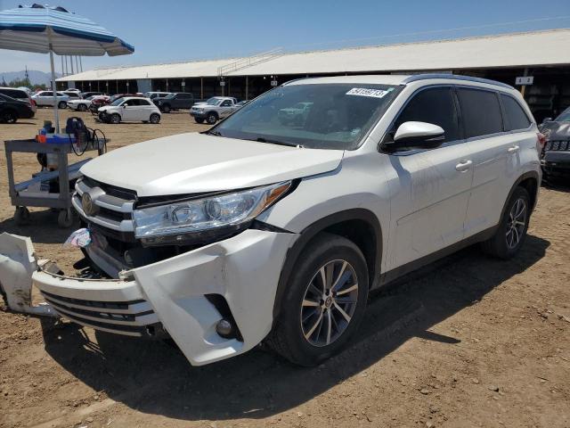 5TDKZRFH5KS552299 - 2019 TOYOTA HIGHLANDER SE WHITE photo 1