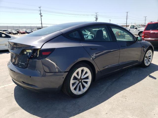 5YJ3E1EBXNF262258 - 2022 TESLA MODEL 3 GRAY photo 3